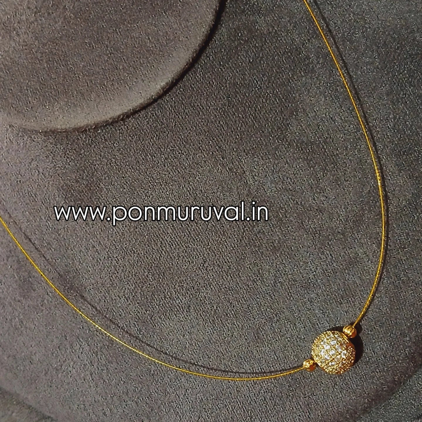 Dainty Balls - Invisible necklace