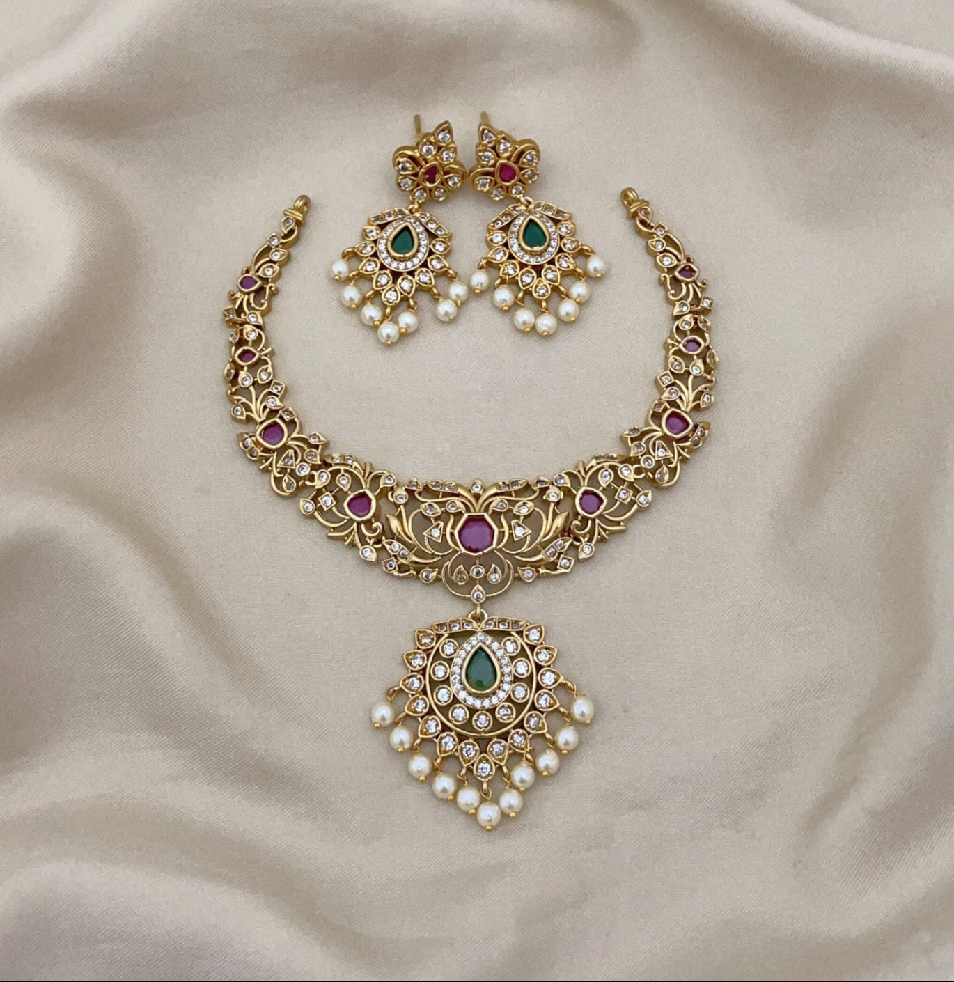 Nilaa - Antique necklace