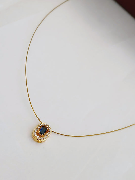 Blue square - Invisible necklace