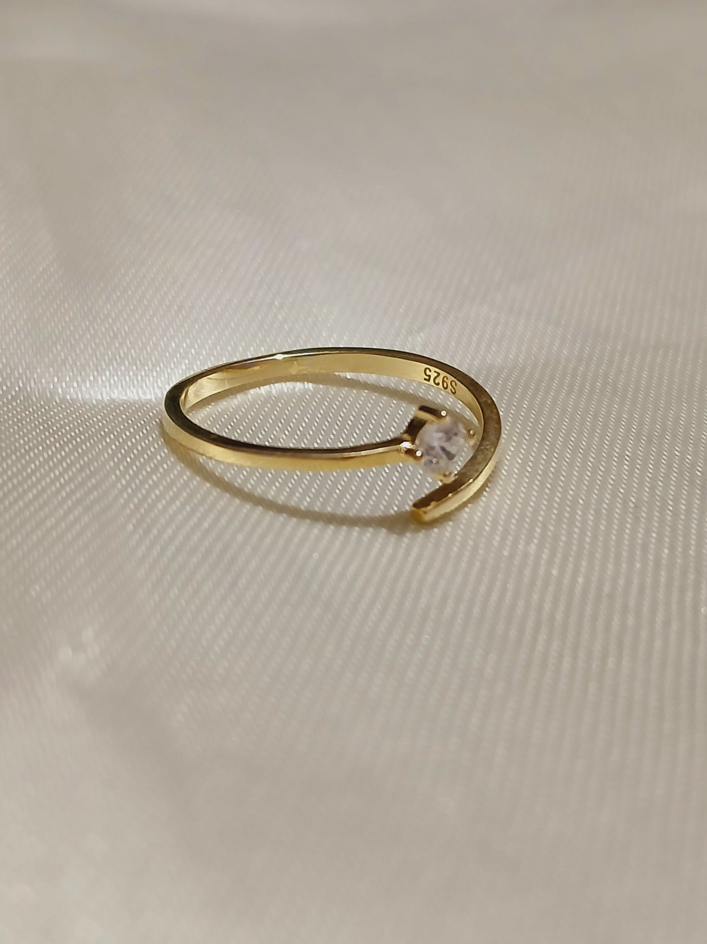Dainty diamond ring- 925 silver