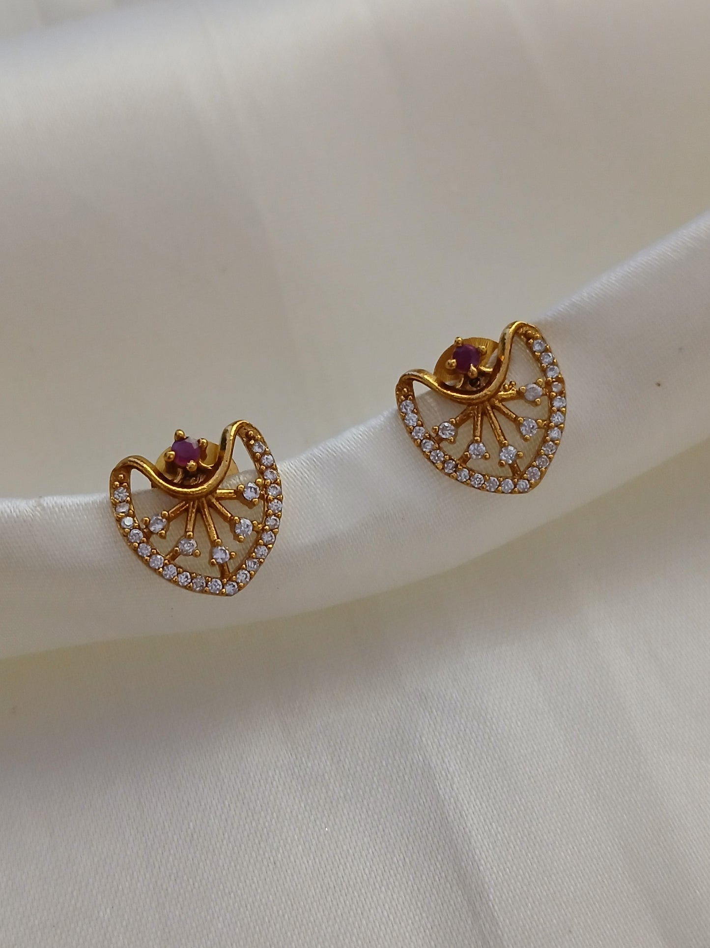 Scalloped necklace - diamond replica