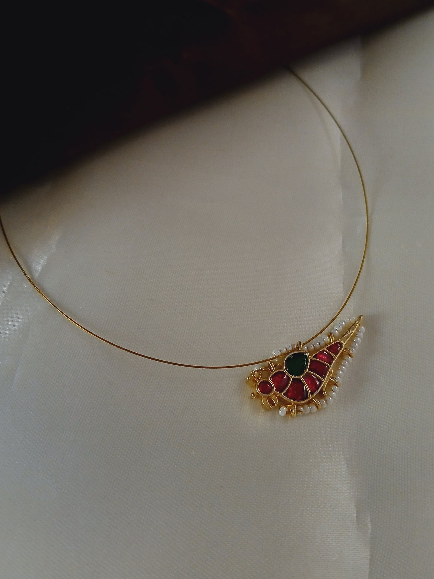 Dainty pearl Parrot - invisible necklace