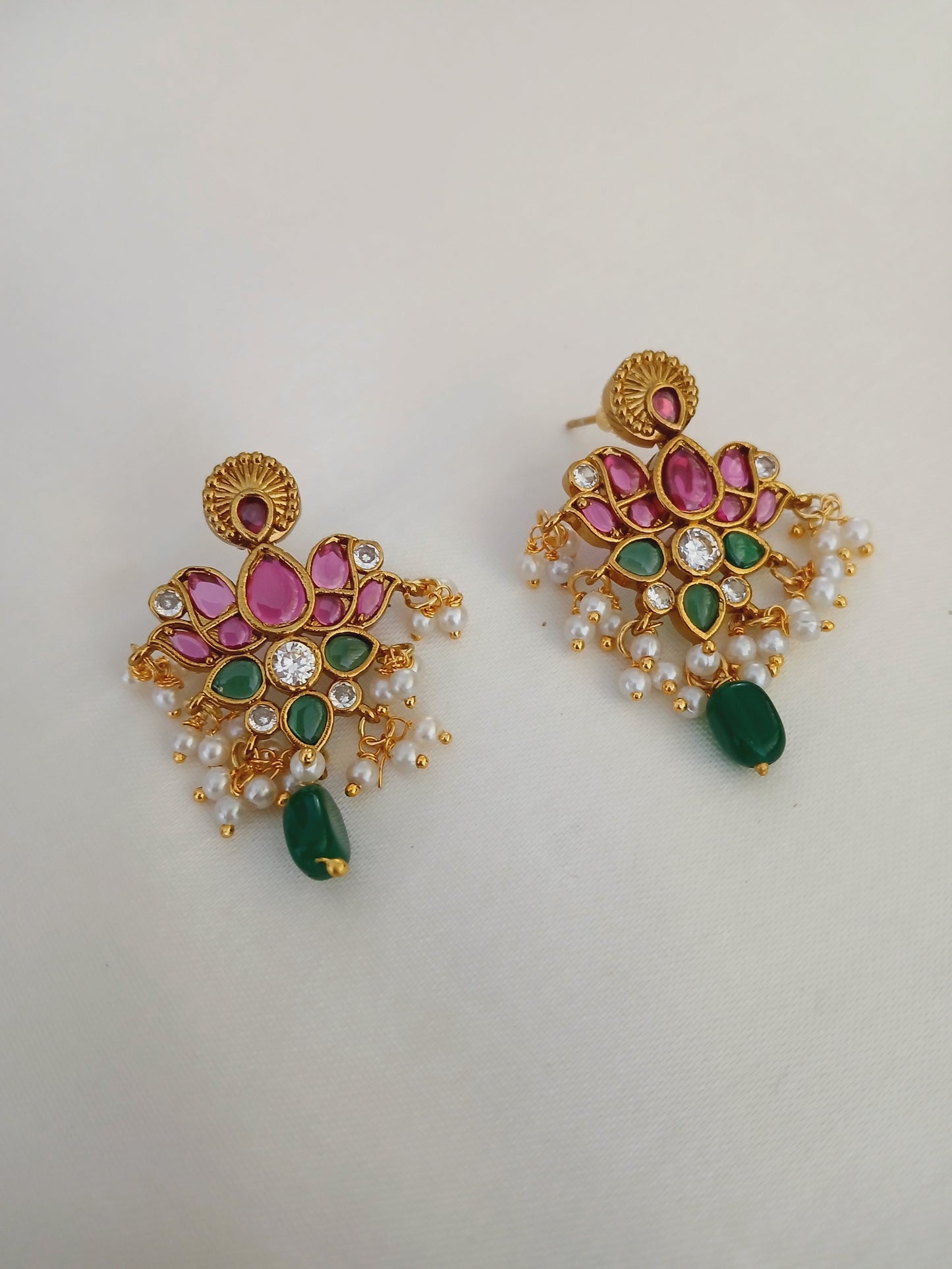 Bold lotus with studs - invisible necklace