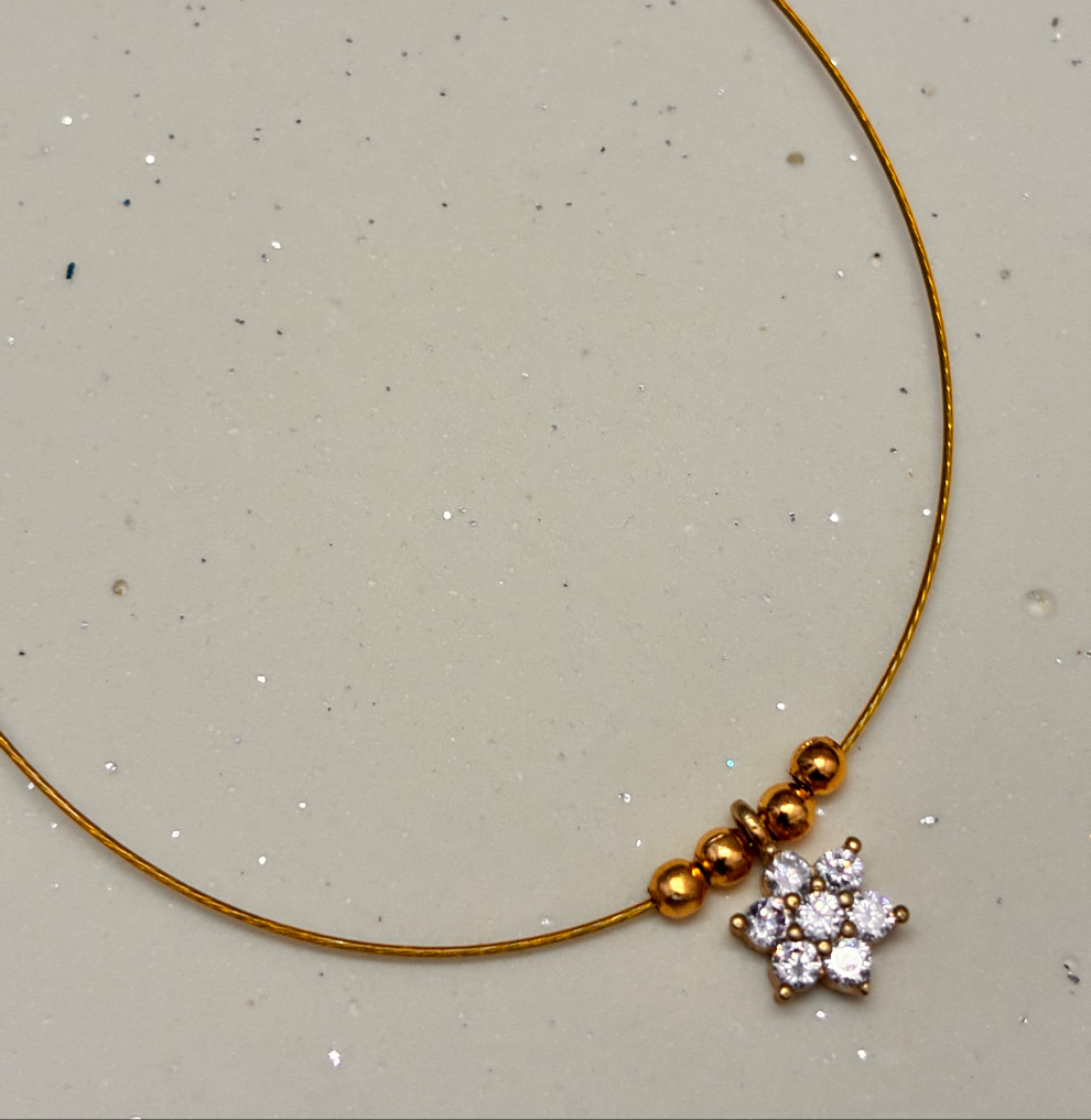 Dainty 7 Diamond in 2 size - Invisible Necklace