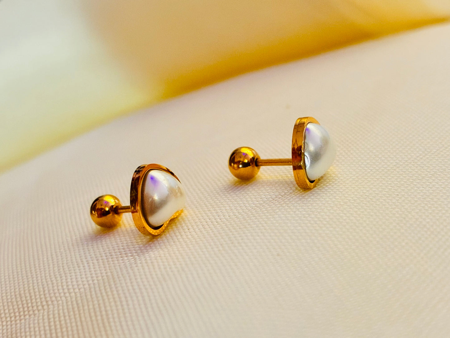 INVERTED HEART - 18K GOLD PLATED