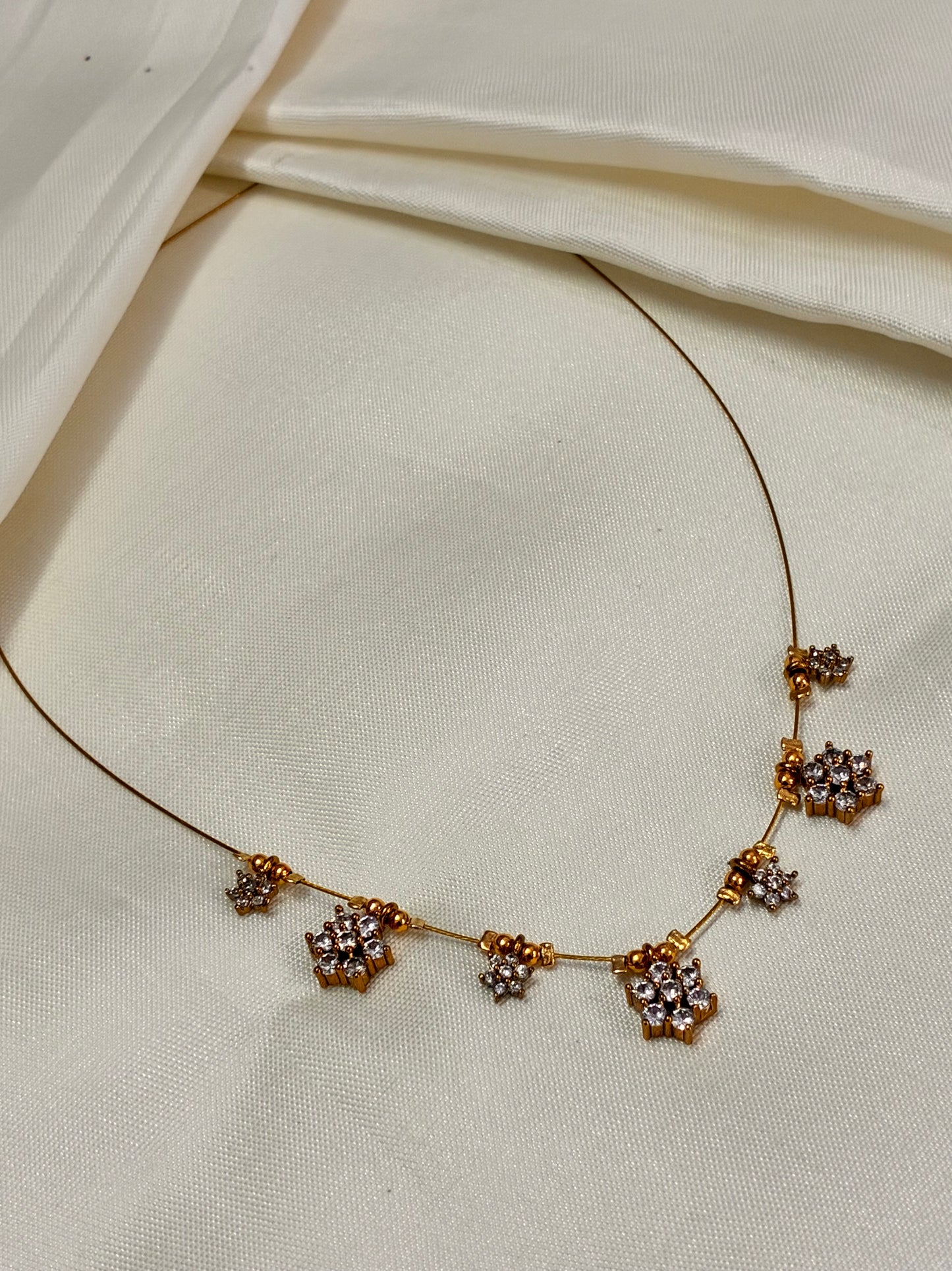 7 Diamonds allover - invisible necklace