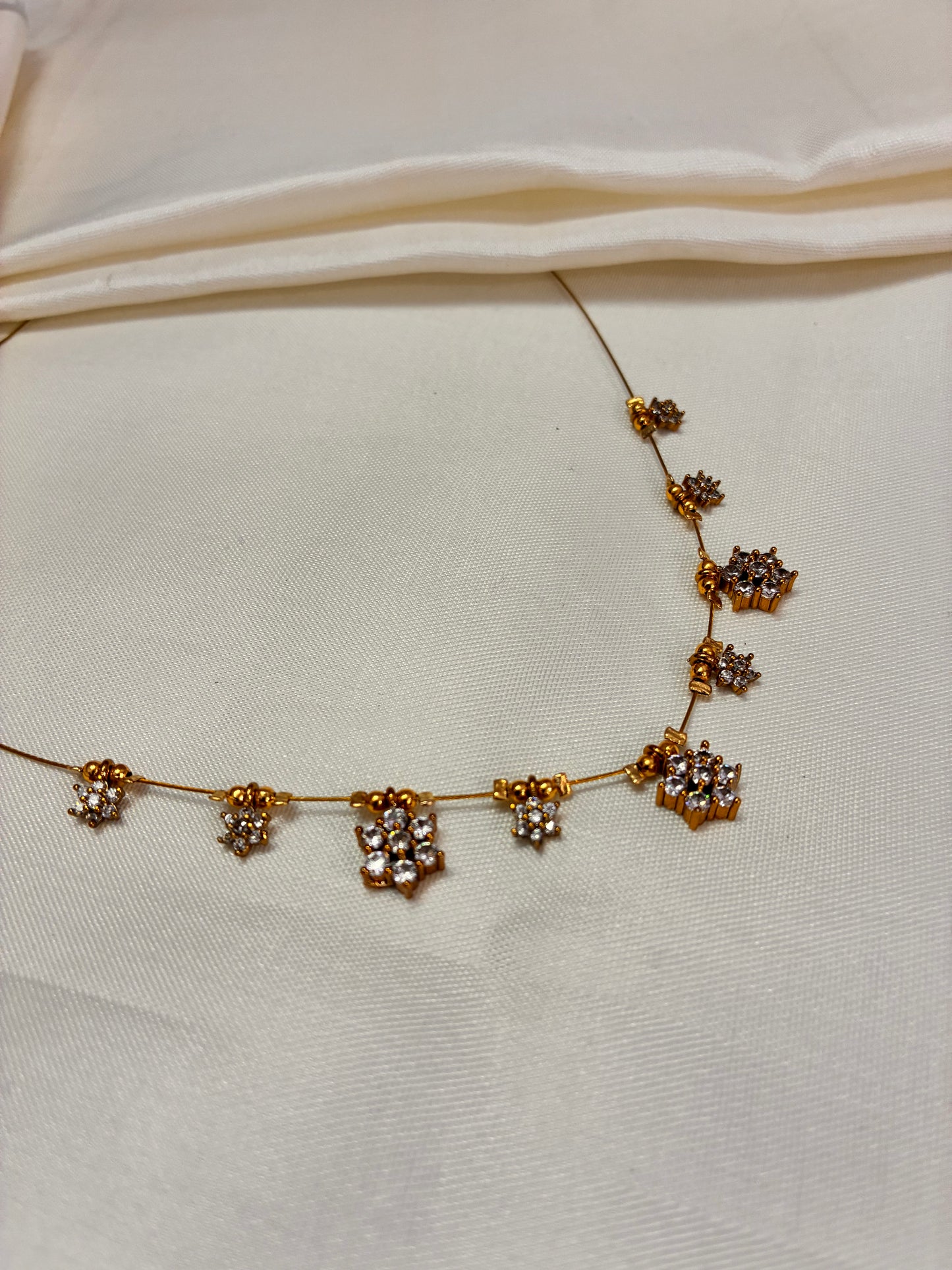 7 Diamonds allover - invisible necklace