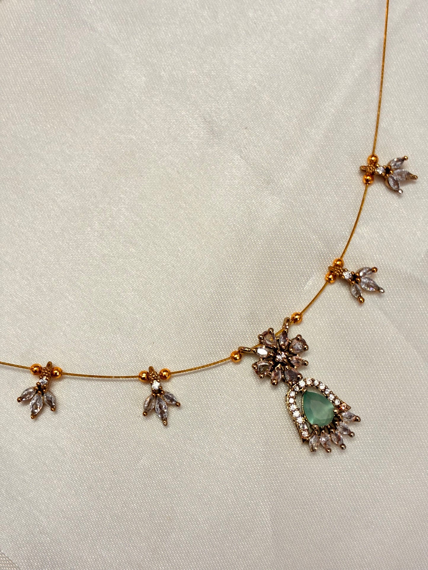 Pastel green Lotus allover - invisible necklace