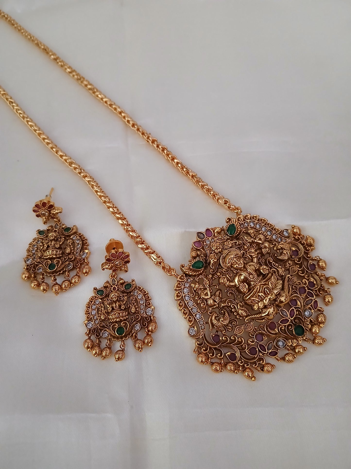Yuktha long antique dollar chain