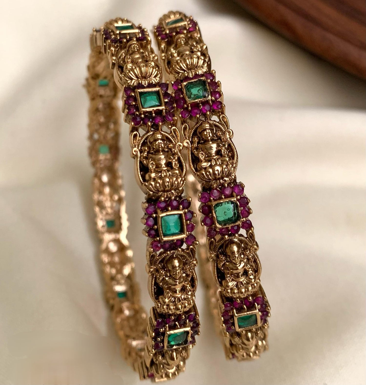 BANGLES