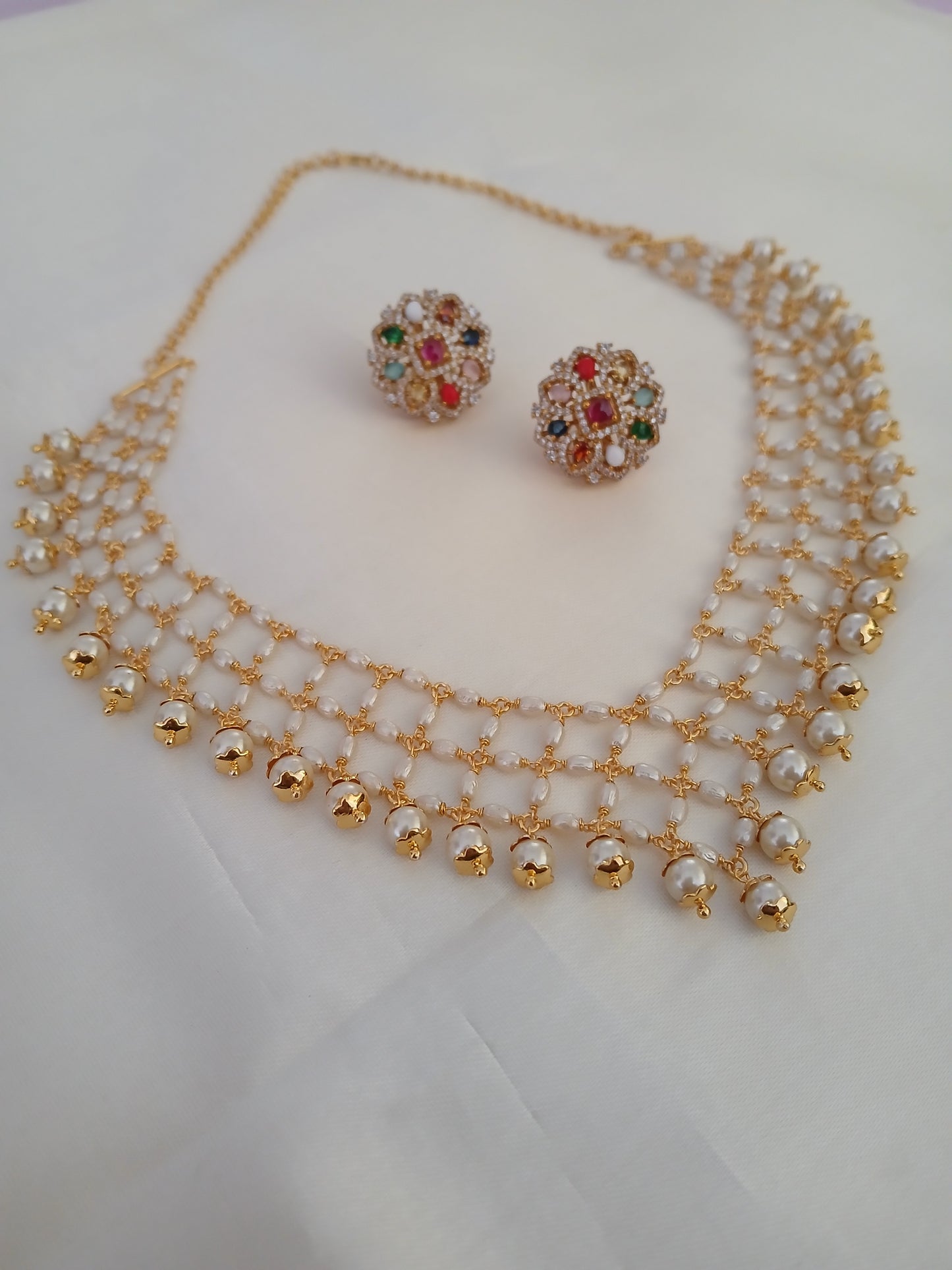 Pearl swerl Necklace