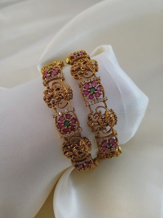 Pink garland Antique Bangle