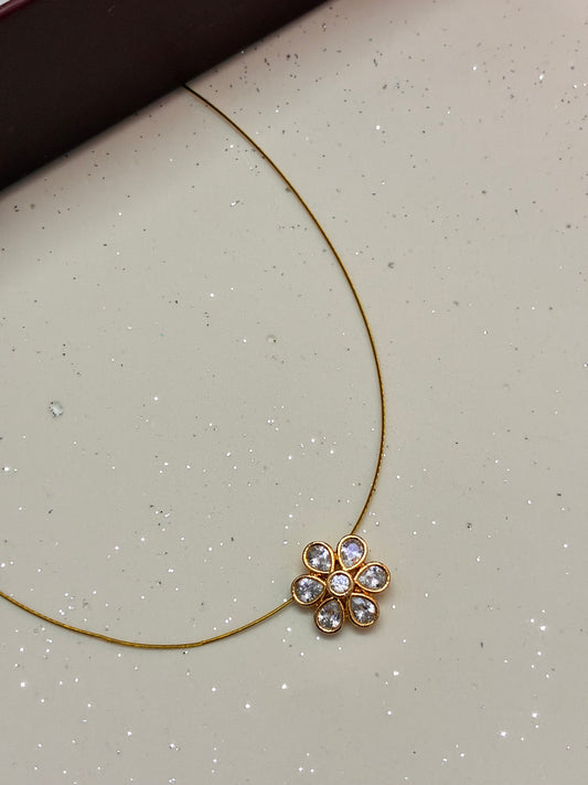 Diamond petals - invisible necklace